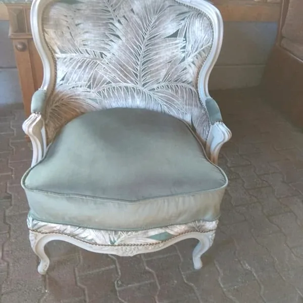 Bergère Louis XV, de face