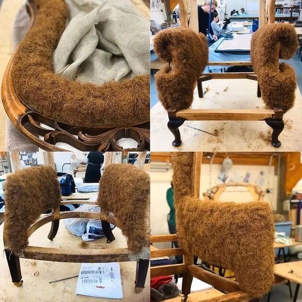 Quatre étapes de garniture en crin sur la carcasse d'un fauteuil