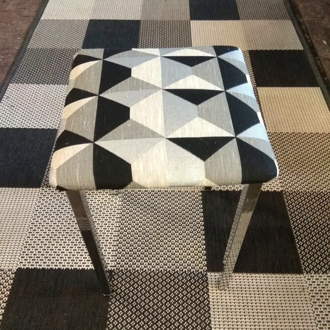 Tabouret années 80, après